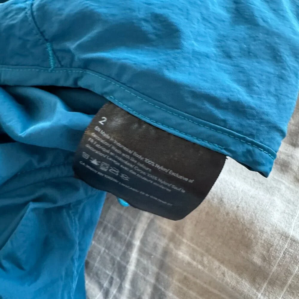 Lululemon Evergreen Cropped Anorak in Hawaiian Blue